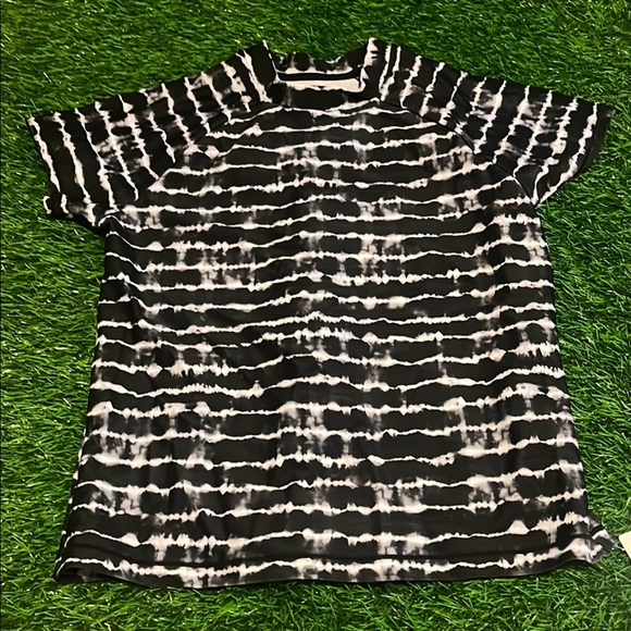 Black and White Tie-Dye Girls Rashguard Shirt - Picture 1 of 3